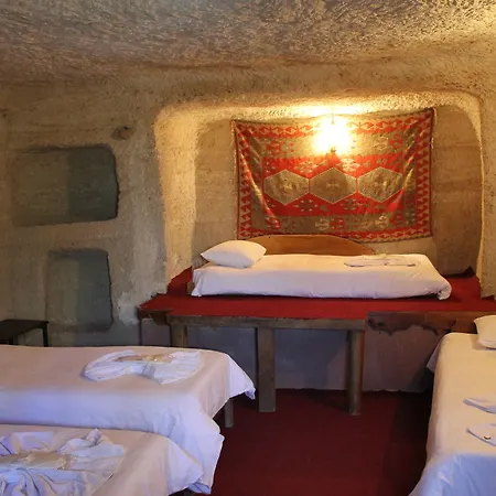 Hotel Yasin's Place Backpackers Cave 3*